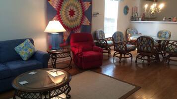 Condo (22D Sandpiper Bay (Sunset Beach)) | Living room | Flat-screen TV, DVD player