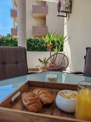 Estudio (A2) | Restaurante al aire libre