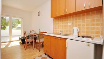 Cozinha privada | Geladeira, cooktop