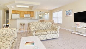 Condo (2407 Commons II (Brunswick-Plantation) | Living room - 2407 Commons II (Calabash)