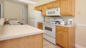 Condo (2407 Commons II (Brunswick-Plantation) | Private kitchen - 2407 Commons II (Calabash)