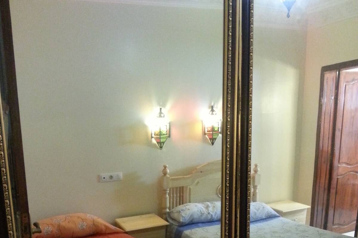 Chambre Triple (1) | Wi-Fi gratuit, décoration personnalisée, ameublement personnalisé