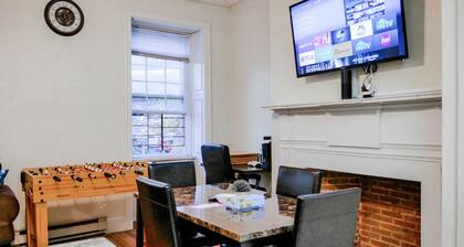 ❣️Historic, Spacious & Fun 2BR Apt @ Downtown Albany