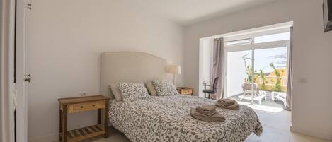 3 makuuhuonetta, tallelokero huoneessa, silitysrauta/-lauta, Wi-Fi