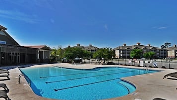 Kondominium (1115 Crow Creek Drive) | Kolam renang | Kolam renang outdoor