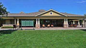 Kondominium (1115 Crow Creek Drive) | Eksterior