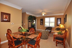 Condo (240-06 Woodlands Way (Crow Creek)) | Living room