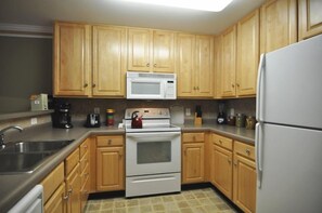 Condo (250-19 Crow Creek Drive) | Private kitchen