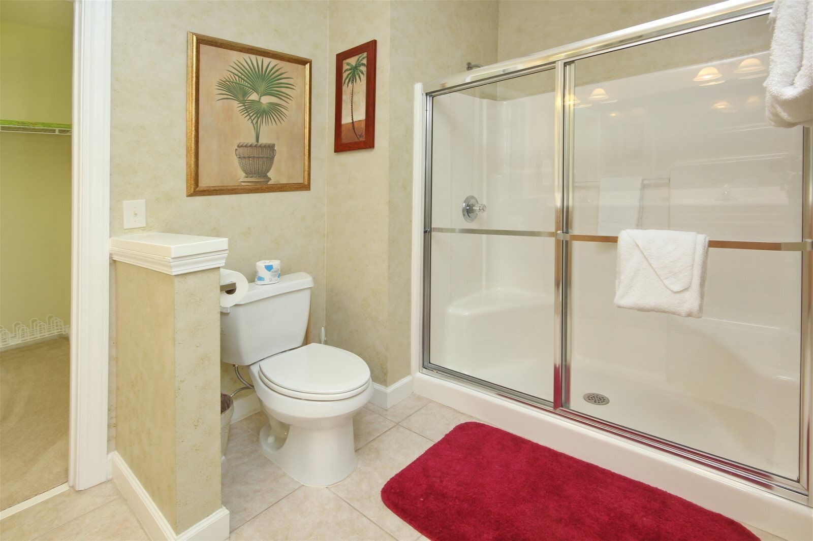 House | Bathroom | Hair dryer, towels, soap