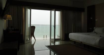 IRIS HOTEL