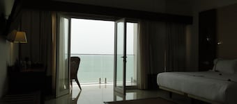 IRIS HOTEL