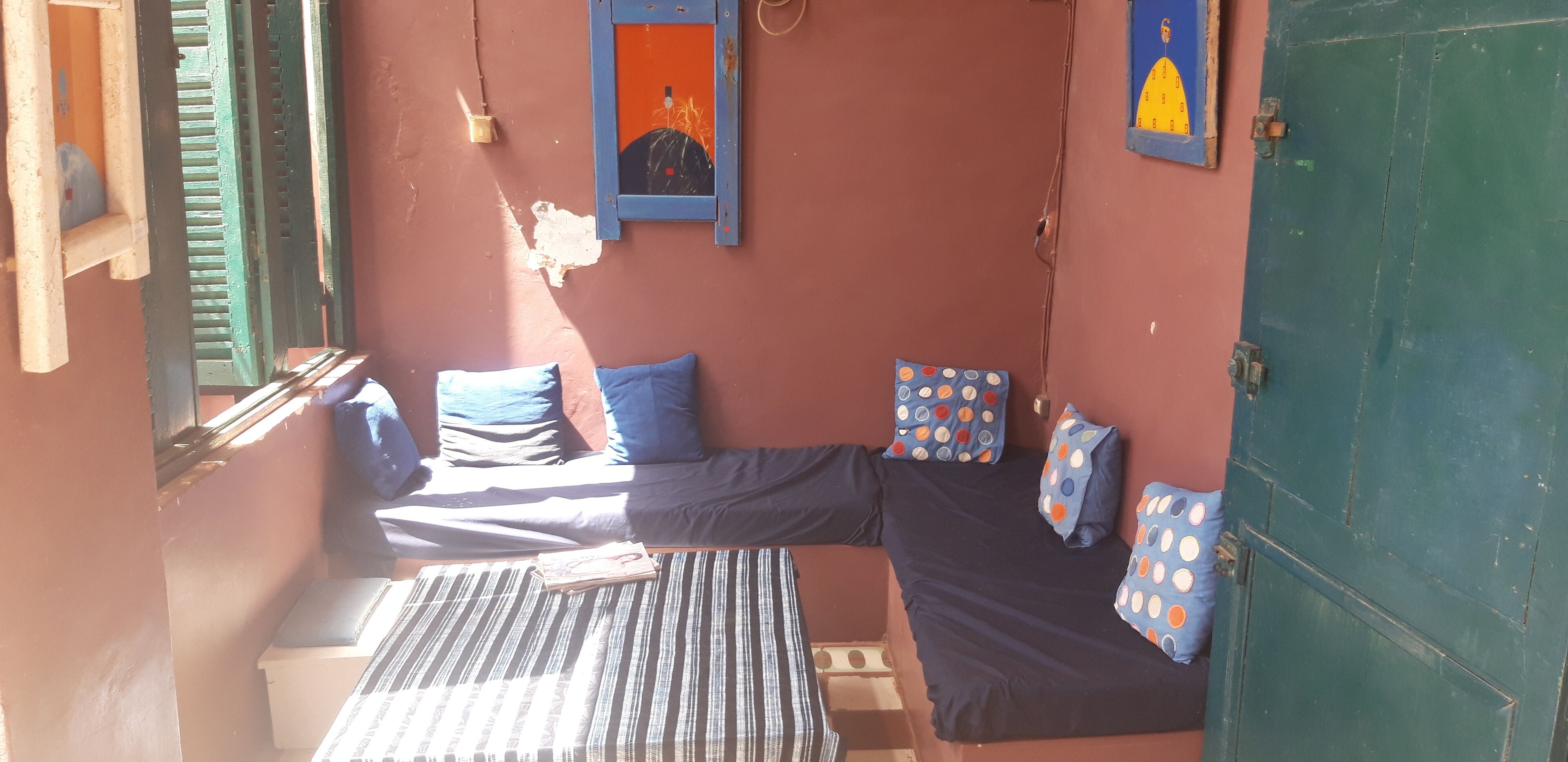 Standard Triple Room | Living area