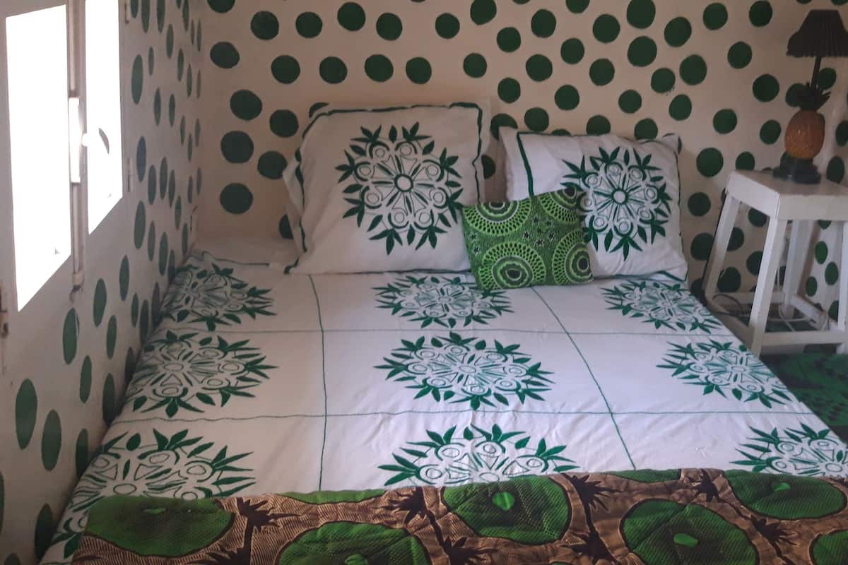 Quarto casal standard | Escrivaninha, Wi-Fi de cortesia, individualmente decorados