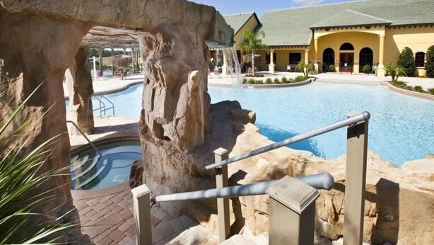 Outdoor pool - Paradise Palms Resort (Kissimmee)