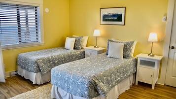 4 makuuhuonetta, työpöytä, silitysrauta/-lauta, ilmainen Wi-Fi