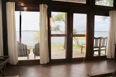 Papa's Cafe and Bungalows