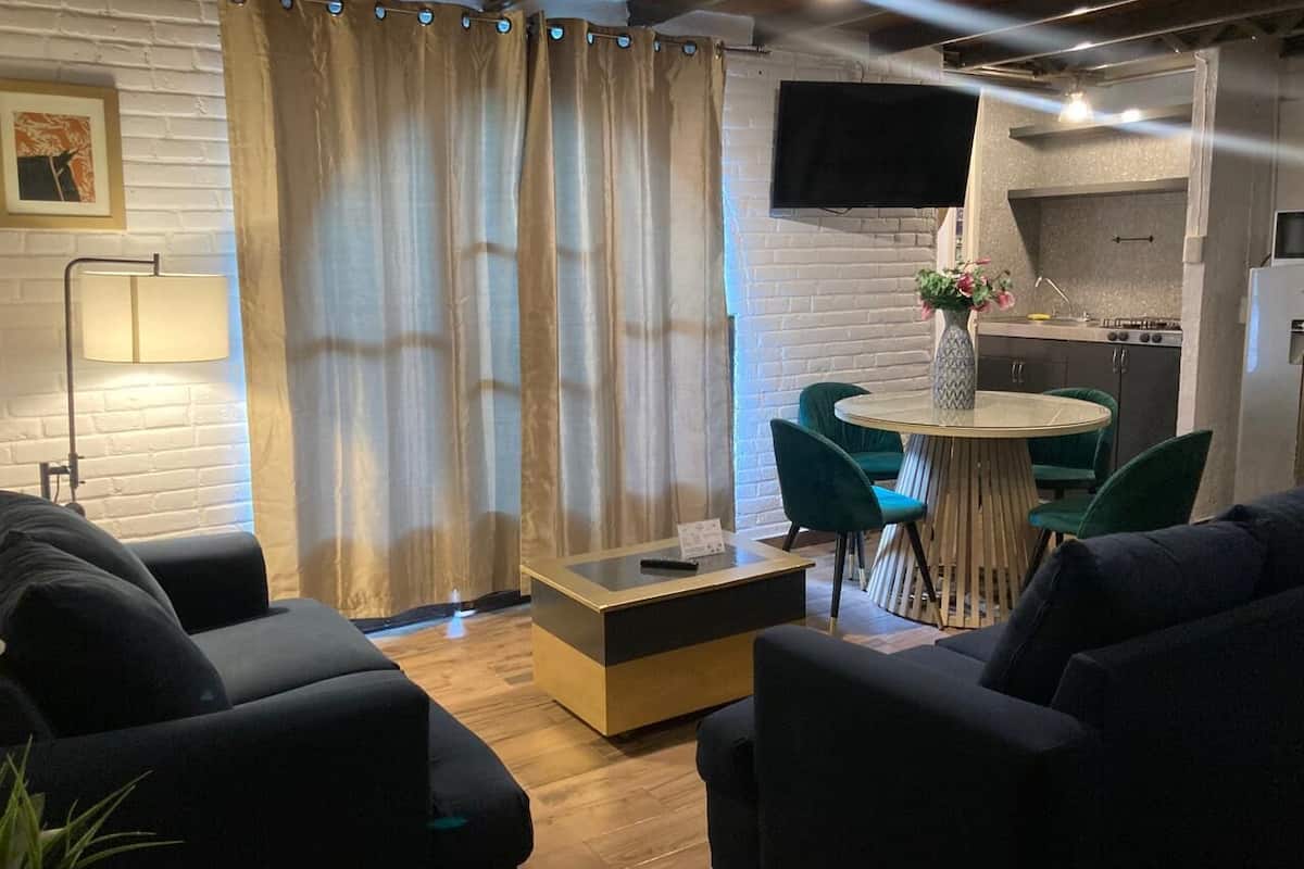1 bedroom, desk, free WiFi, bed sheets