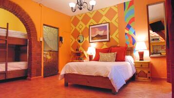 Camera familiare | 1 camera, una scrivania, Wi-Fi gratuito, lenzuola