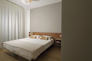 2 Schlafzimmer, Zimmersafe, Bügeleisen/Bügelbrett, kostenloses WLAN