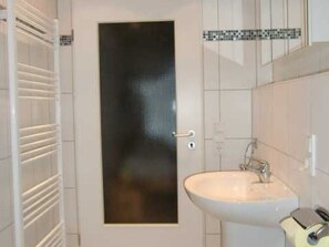 Unclassified image, 4 of 37, button