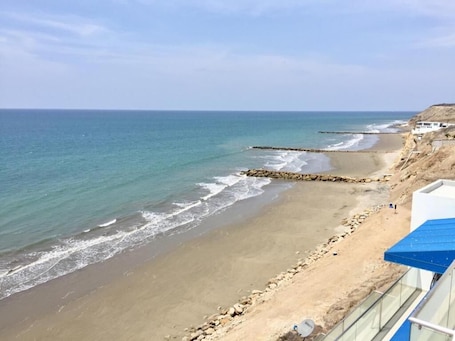 Una playa cerca