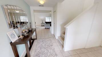 4 bedrooms, individually decorated, individually furnished, free WiFi