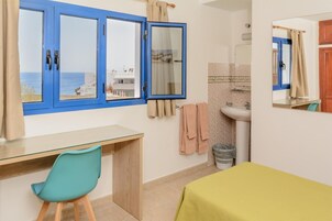 记忆海绵床垫、免费 WiFi、床单