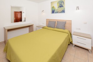 Quarto casal ou duplo, banheiro privativo | Camas com colchões de espuma com sistema de memória, Wi-Fi de cortesia