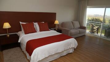 Minibar, coffres-forts dans les chambres, décoration personnalisée