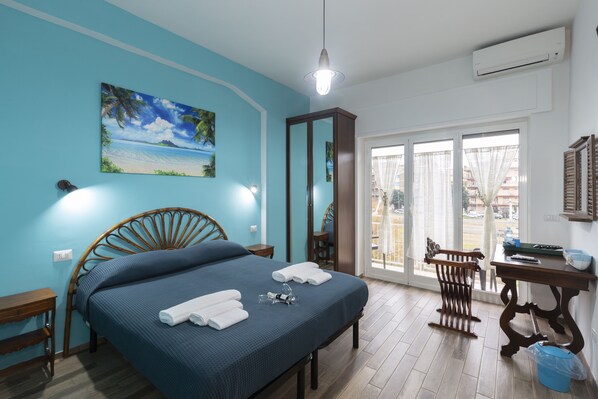 Habitación Confort con 1 cama matrimonial o 2 individuales (Maldive) | 1 habitación, edredón y camas con efecto memoria 