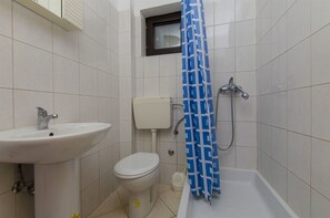 Apartment (A2) | Bathroom