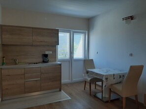 Studio (A5) | Private kitchen | Fridge, oven, stovetop, espresso maker - Apartments EDO (Novalja)