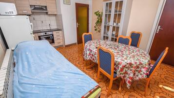 Căn hộ (A2) | Phòng khách