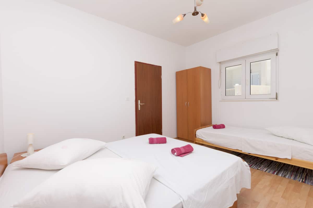 Wifi gratis y ropa de cama