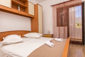 Free WiFi, bed sheets