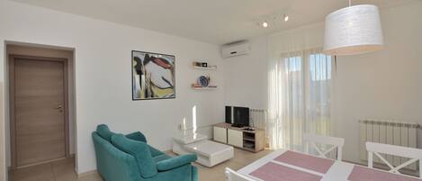 Apartment (A1) | Living room | TV