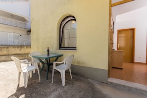 Outdoor dining - Apartments Pero (Okrug)