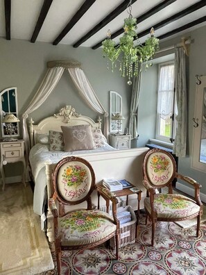 1 bedroom, Egyptian cotton sheets, premium bedding, down duvets - The Old Farm of Amfreville (Picauville)
