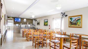 Desayuno buffet incluido todos los días