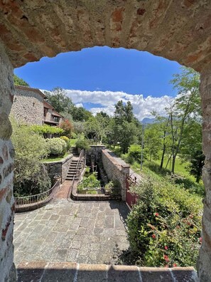 Property grounds - PODERE BEATRICE 12P by VILLASRETREATS w/Pool, WiFi, BBQ, Chef, near 5 Terre (San Terenzo Monti)