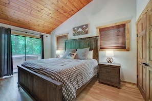 1 bedroom, iron/ironing board, WiFi (free), bed sheets