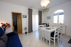 Private kitchen - Apartments Mara (Supetar)