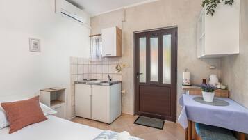 Studio (A3) | Interior