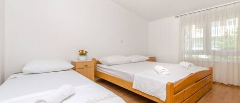 1 室のベッドルーム、WiFi (無料)