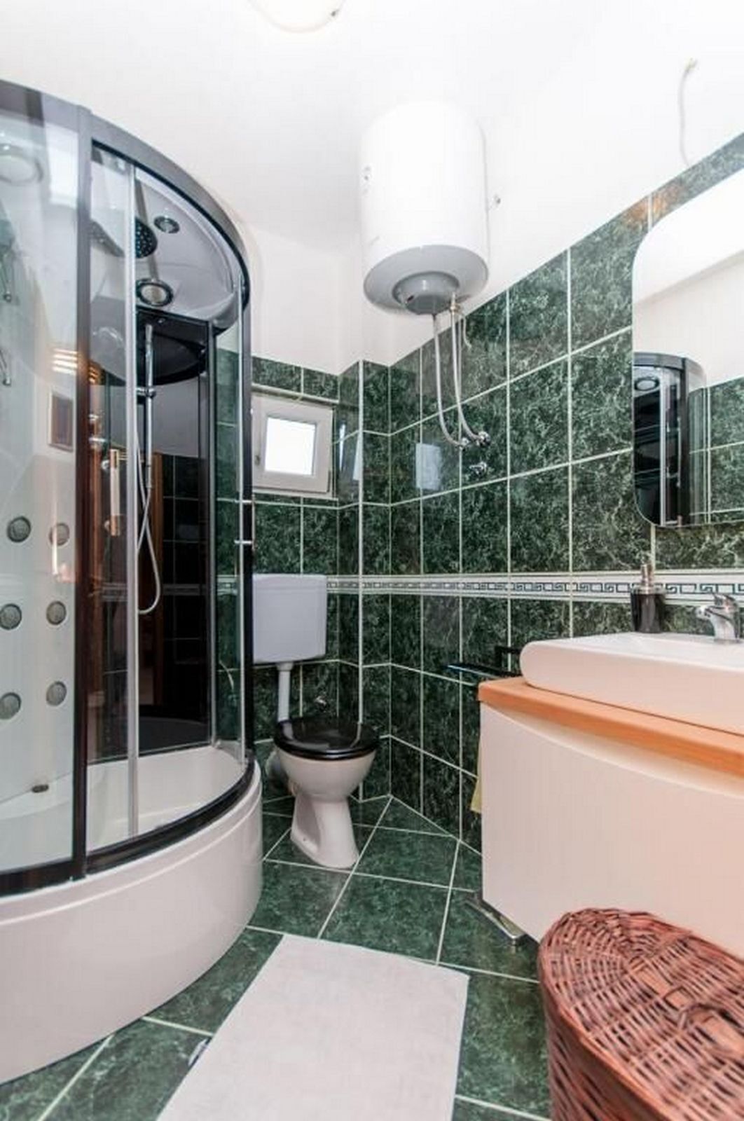 Apartment (A2) | Bathroom | Shower
