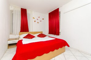 Apartment (A1) | Iron/ironing board, free WiFi - Apartment and Room Old Town (Split)