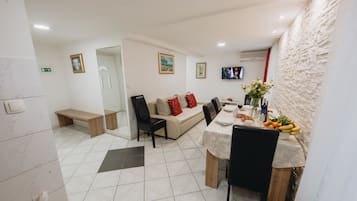 Apartment (A1) | Living room