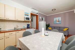 Apartment (A1) | Living room | Flat-screen TV