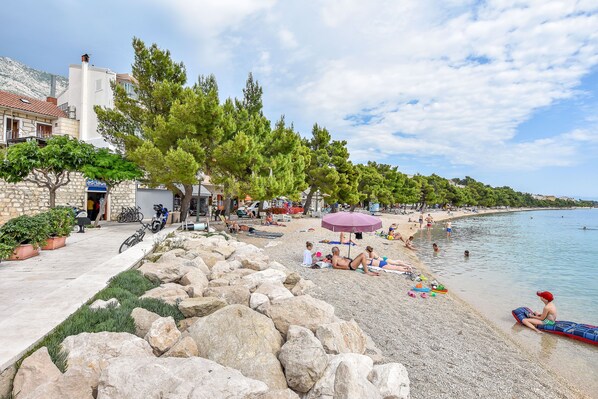 Beach nearby - Apartments Zorica (Tucepi)