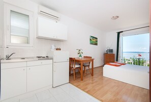 Estudio (A1) | Cocina privada | Frigorífico y hervidor eléctrico